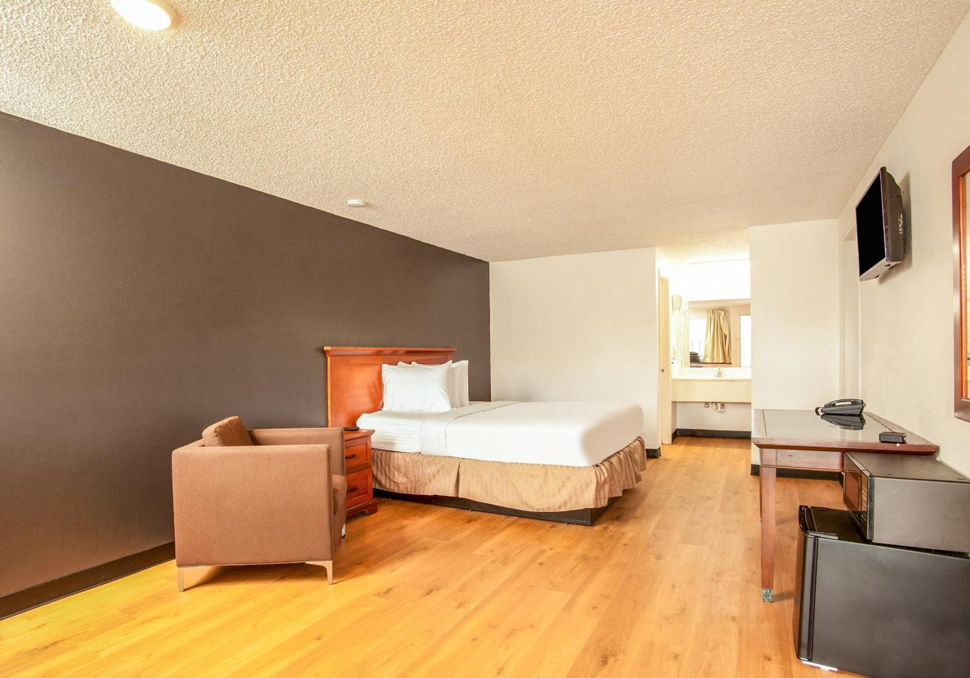 Oyo Hotel Centralia Buitenkant foto